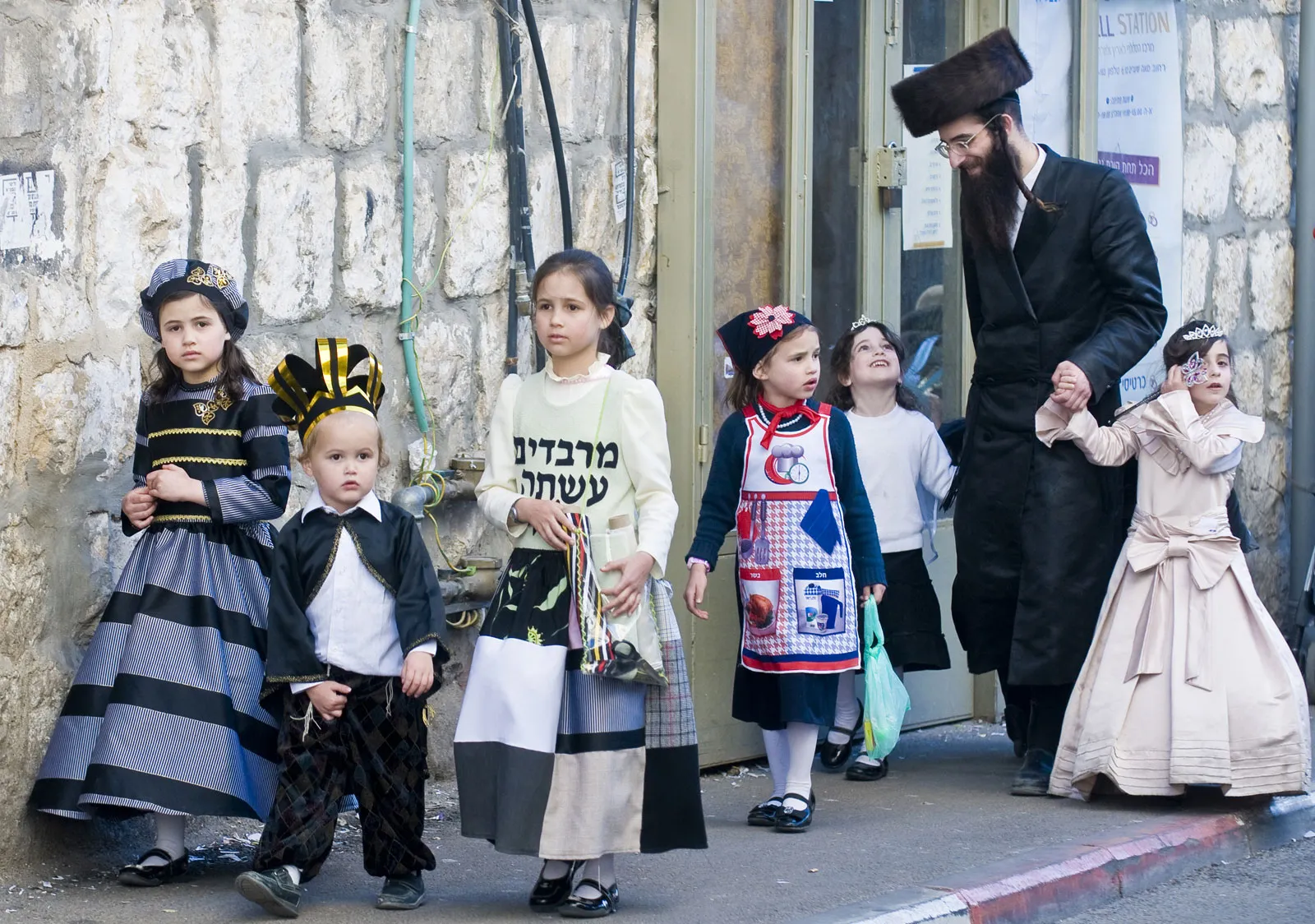 Lee más sobre el artículo <strong>Purim: ¿el carnaval de los judíos?</strong>